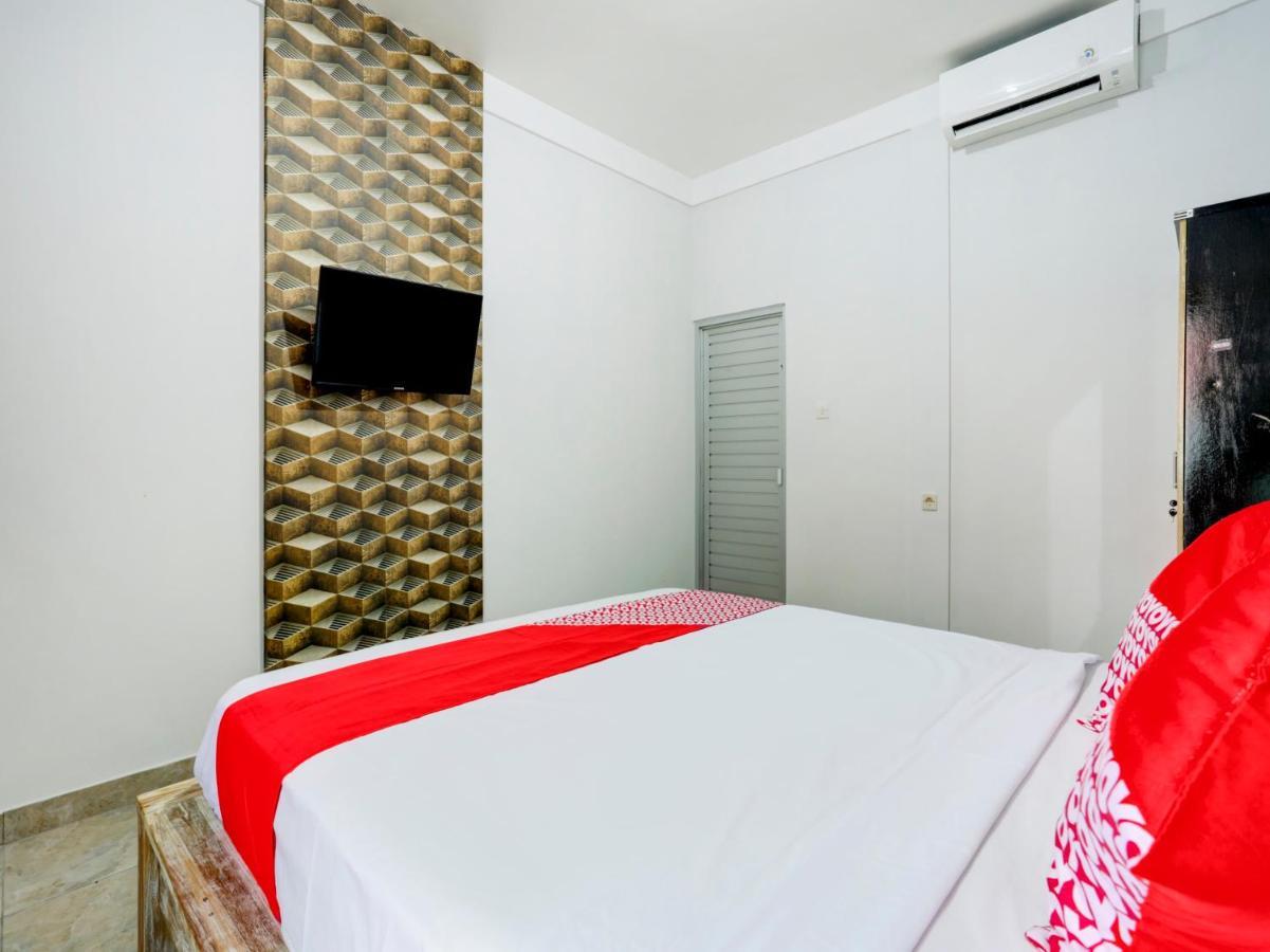 Oyo Flagship 90756 Melasti Hills Room & Cafe Ungasan  Exterior photo