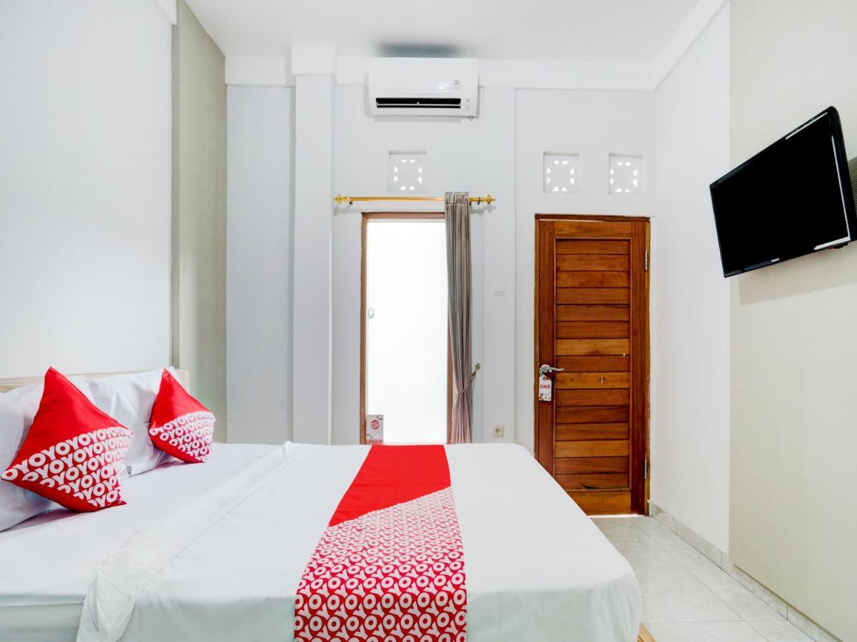 Oyo Flagship 90756 Melasti Hills Room & Cafe Ungasan  Exterior photo