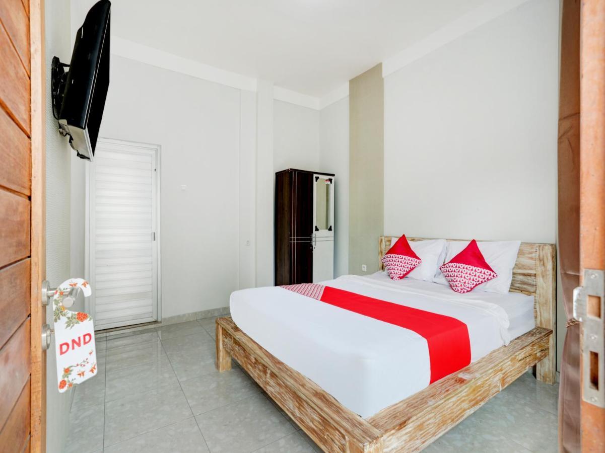 Oyo Flagship 90756 Melasti Hills Room & Cafe Ungasan  Exterior photo